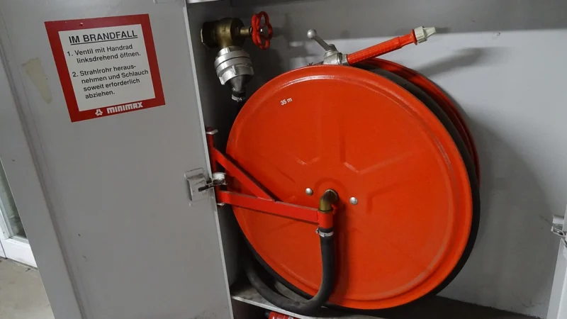 Budownictwo: instrukcje BHP i PPOŻ w zakładzie pracy na placu budowy