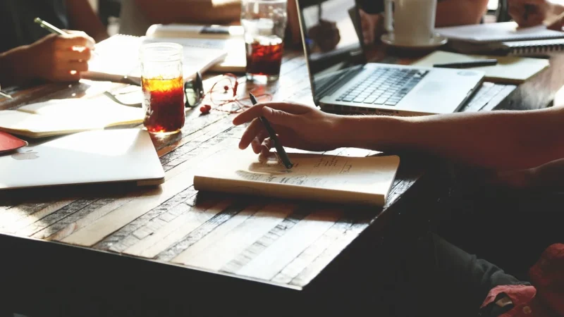 Szkolenie okresowe BHP dla pracowników administracyjno‑biurowych (online)